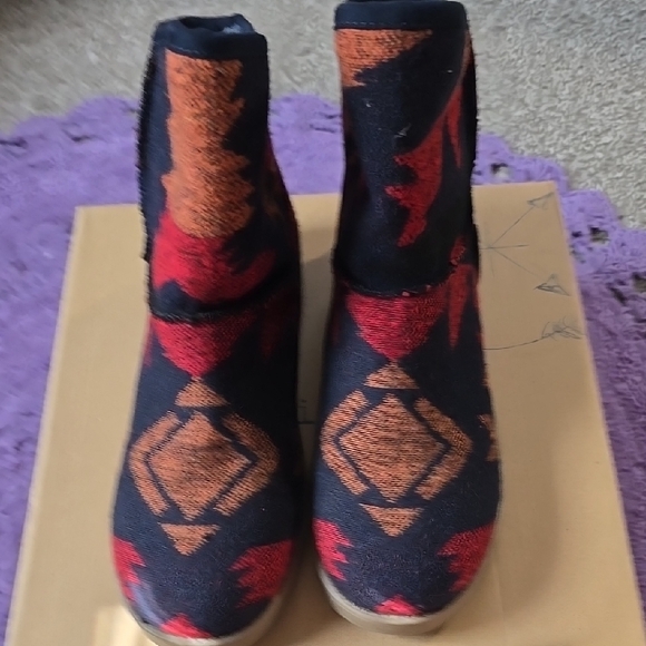 Colorful Patterned Boots - Picture 3 of 5